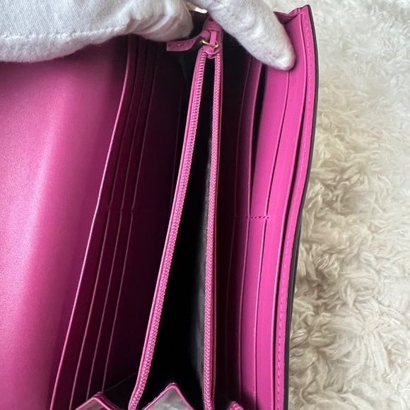 Gucci Supreme Wallet - Picture 6 of 7